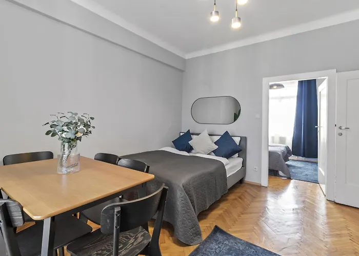 French Balcony - 55m2 - Next To Mariahilferstrasse Apartament